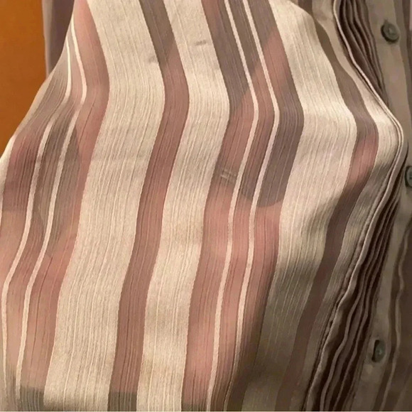 Banana Republic Long-Sleeved Dillon Blouse with Tie Cuffs, size L, NWT. - Picture 8 of 8